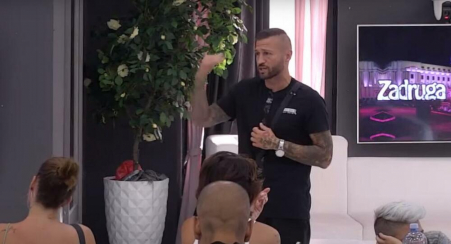 VOLEO BIH DA ODEM PRAVO KOD NJE, VAPIM ZA RAZGOVOROM! Ša se javno obratio bivšoj ženi, Tara je davna prošlost, a kod Ivane će tražiti novu šansu!