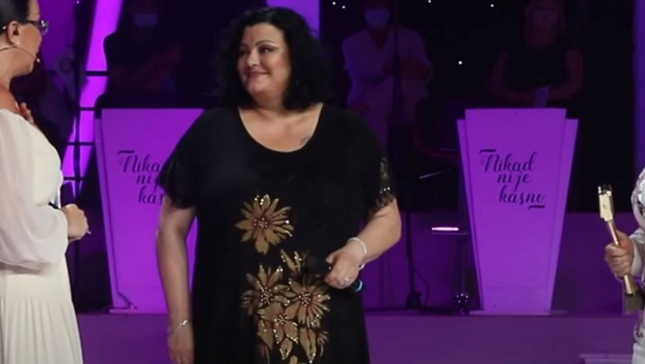 GRANDOVA ZVEZDA DVA PUTA POBEDILA RAK Danju vreme provodila kod lekara, noću odlazila na nastupe