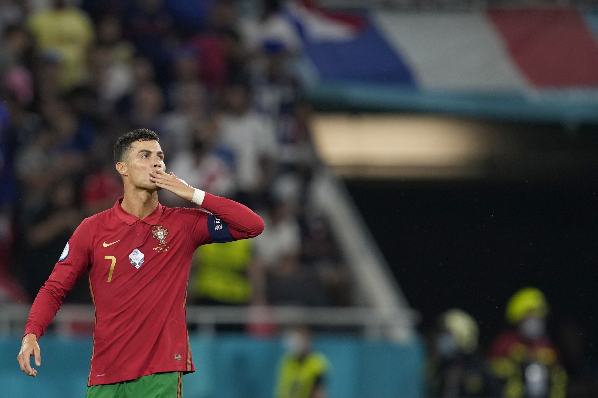 RONALDO JEDE SAMO TRI NAMIRNICE! Da li možete da pogodite čime se Portugalac hrani?