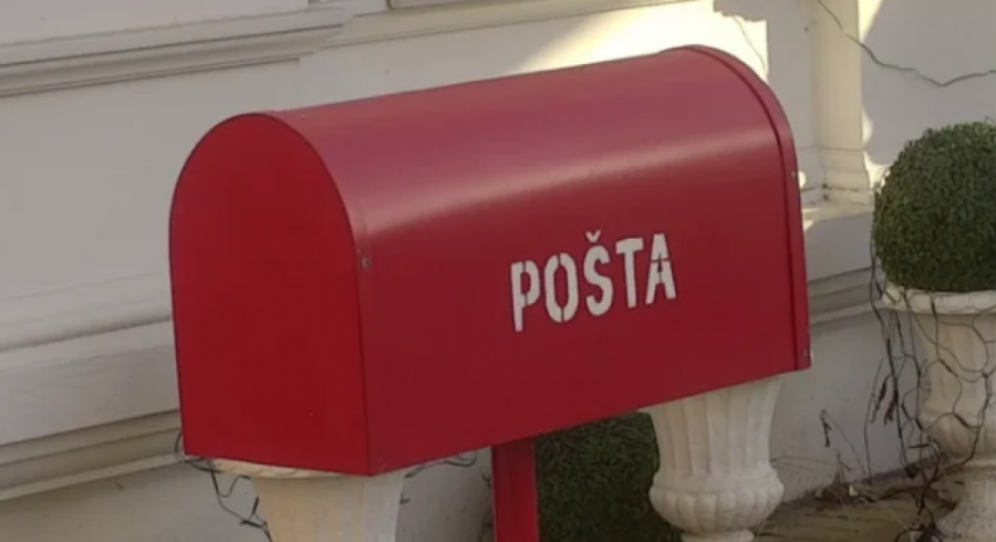 KAO GROM IZ VEDRA NEBA Veliki šef obavestio zadrugare da ih očekuje posebno veče, ovo su sva pravila karaoke takmičenja!