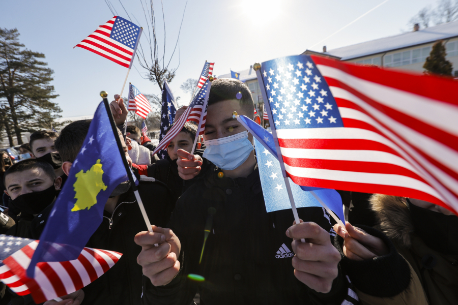 KURTI PALI VATRU! Novi suludi zahtev iz Prištine, Albanci traže pare od Beograda!