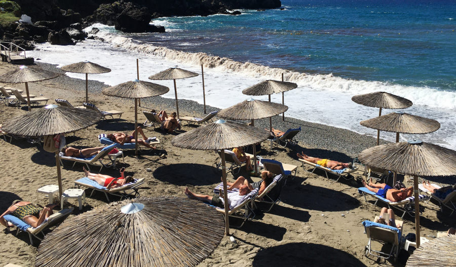 TURISTI UPLATILI MORE, ALI OSTALI BEZ PLAŽA! Hrvatske plaže pune peškira na kojima niko ne leži, evo šta je razlog!