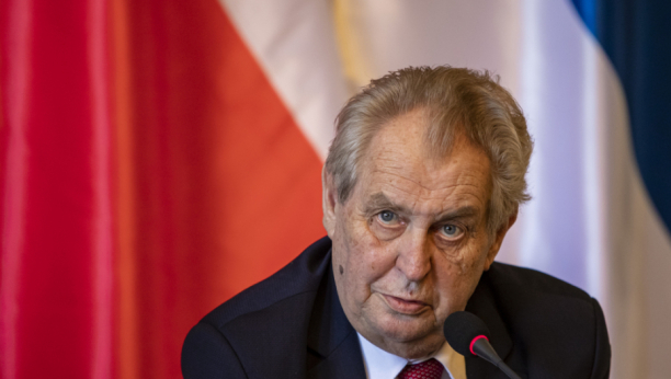 ODLAZEĆI PREDSEDNIK ČEŠKE MILOŠ ZEMAN PORUČIO: Srbija među par mogućih posrednika za mir u Ukrajini!