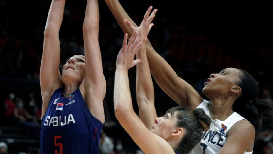 NJEGA NIKO NIJE OČEKIVAO! Zlatnim devojkama je legendarni napadač doneo sreću, mreže gore! (FOTO)