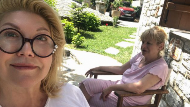 OVO JE ROĐENA SESTRA SUZANE MANČIĆ! Vera se nikada ne pojavljuje u javnosti, velika joj je podrška, a jedan detalj su svi primetili (FOTO)