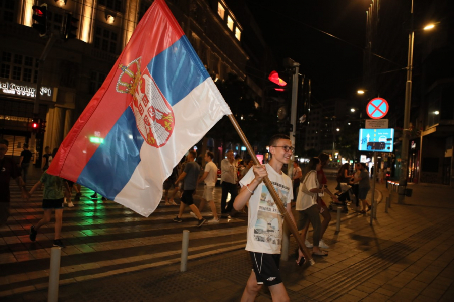 VREME SLAVLJA! Beograđani izašli na ulice! (FOTO)