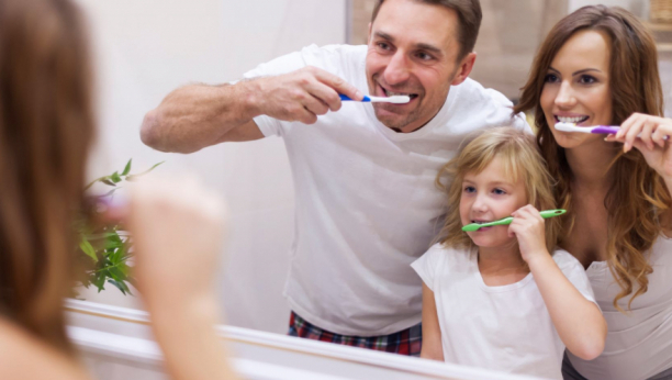 Zdravlje zuba je ključno: Ovo su prirodna rešenja za njihovo jačanje, koja su korisna i u borbi protiv karijesa