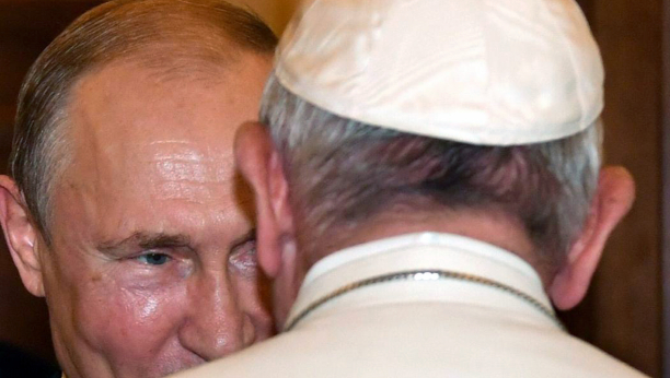 VATIKAN VODI TAJNU MISIJU U UKRAJINI Papa Franja: "Tokom tih razgovora, nije bilo reči o Crvenkapici"