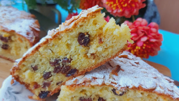 POSLASTICA ZA SVAKI DAN: Kolač sa limunom i suvim grožđem, mirisan, sočan, jednostavan (VIDEO)