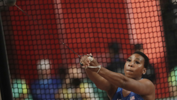 SKANDAL! Američku atletičarku žele da izbace sa igara zbog nepoštovanja himne