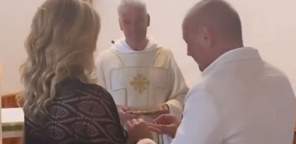 VELIKO SLAVLJE U DOMU SRPSKOG TRENERA! Mihajlović se oženio po treći put, pogledajte kako se slavilo! (VIDEO)