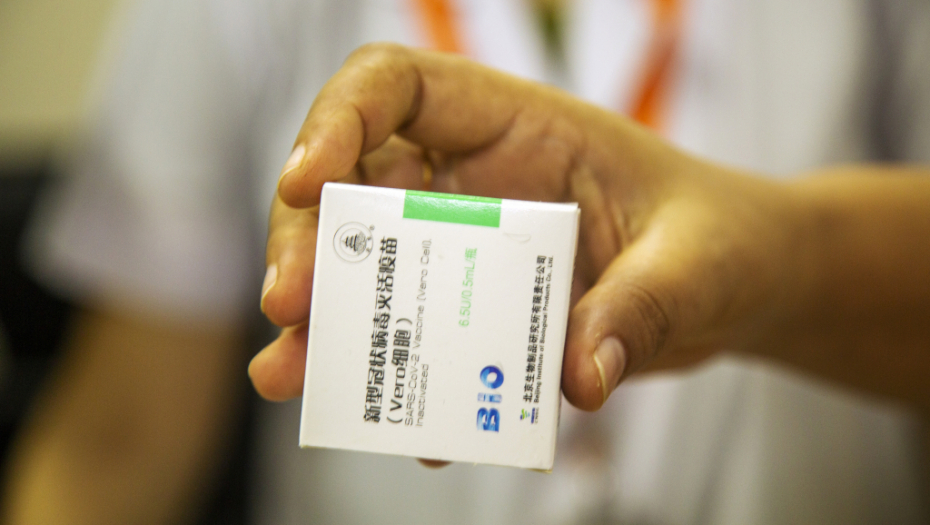 NE BIRAJU SREDSTVA Zastrašuju građane samo da bi udarili na Vučića: Nebulozama ruše kinesku vakcinu