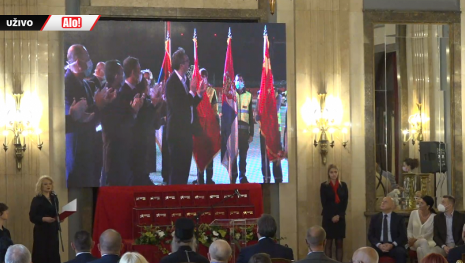 ONI SU NAJBOLJI MEĐU NAMA! Svečana ceremonija u Skupštini grada Beograda, Vučić primio nagradu ispred države Srbije