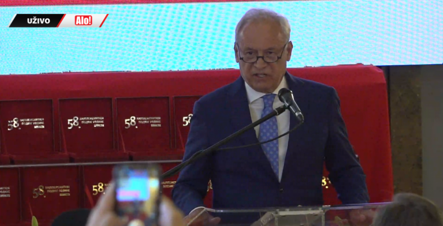 ONI SU NAJBOLJI MEĐU NAMA! Svečana ceremonija u Skupštini grada Beograda, Vučić primio nagradu ispred države Srbije