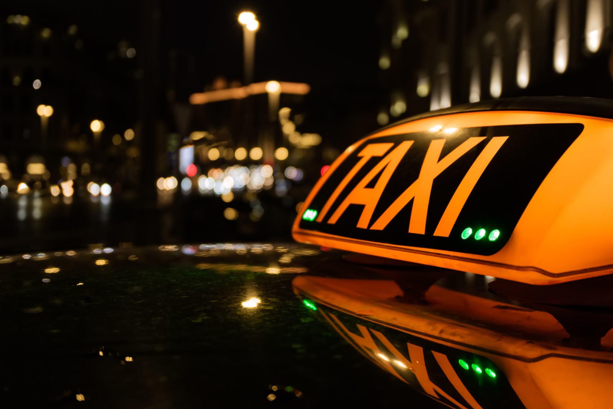 ZAŠTO NIJE MOGUĆE NAĆI SLOBODAN TAKSI U BEOGRADU Taksisti su naveli pet ključnih razloga!