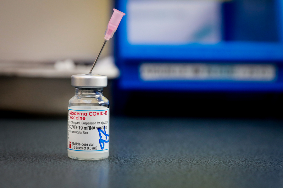 GLIGIĆ OŠTRO REAGOVALA NA PITANJE O TREĆOJ DOZI Virusološkinja pomenula delta soj, ali i Novaka Đokovića: Kako možete to da me pitate!?