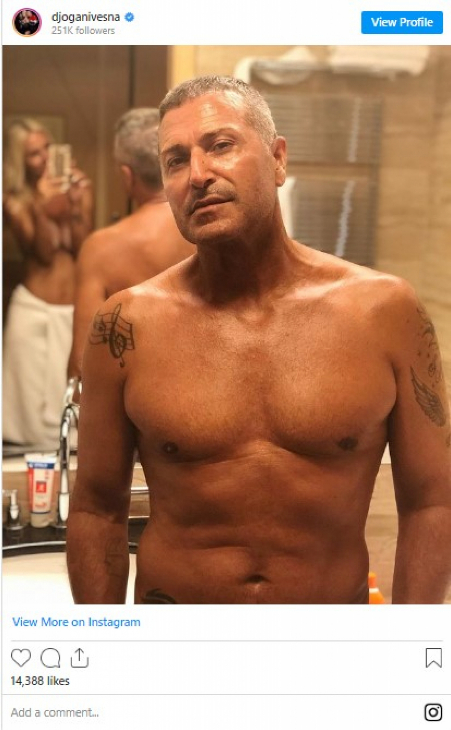 FOTKA IZ KUPATILA OTKRILA PREVIŠE Vesna slikala golišavog Đoleta, ali nije razmišljala o svom odrazu u ogledalu, javnost u šoku (FOTO)