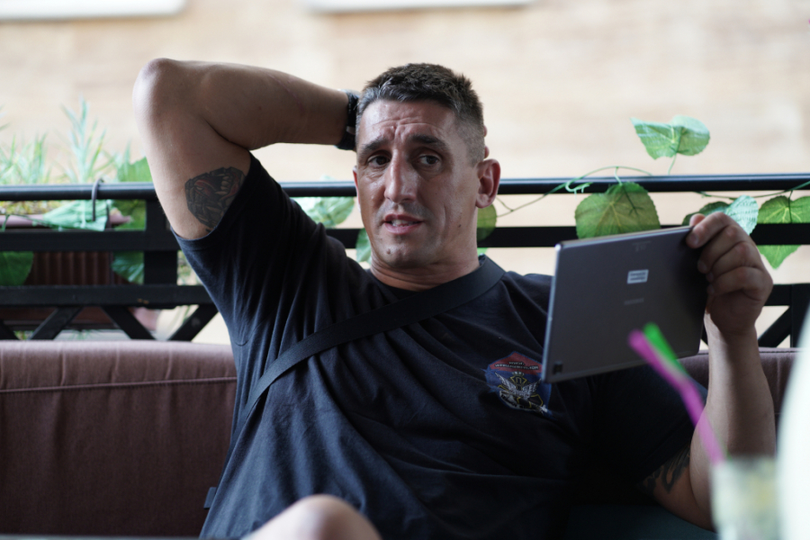 BAŠ TEŠKO ŽIVE I U DUGOVIMA SU! Kristijan otkrio sve o susretu sa Kristininim roditeljima, zadrugar potresen njihovom sudbinom