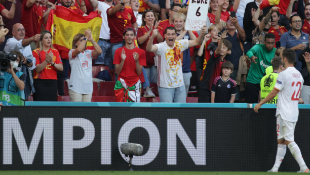 UZBURKAO JAVNOST Dao gol Hrvatima, a onda je njoj uputio specijalan pozdrav (FOTO)