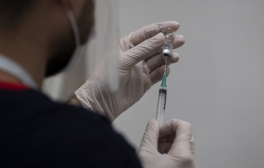 ZAŠTITA OD NOVIH MUTACIJA Fajzer će tražiti odobrenje za primenu treće doze vakcine