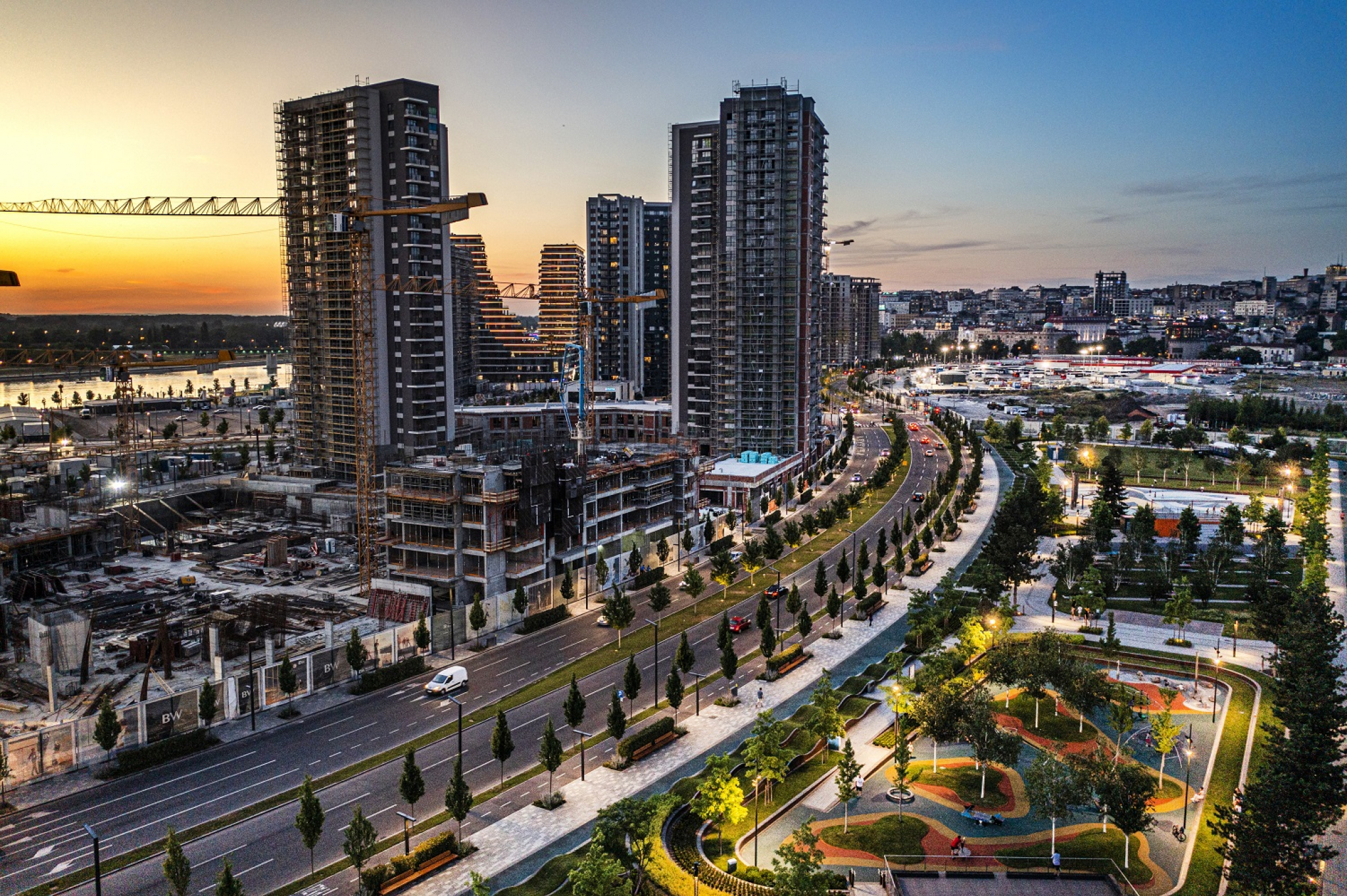 SRBIJA SE RAZVIJA BRŽE NEGO IKADA Neprestano se gradi i napreduje! Ovo su najznačajniji projekti za budućnost naše zemlje (FOTO)