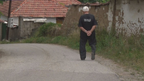 ALBANCI IM PORUŠILI KUĆE I UZURPIRALI CELO SELO Nemoćni Srbi iz Miroča ne mogu da se vrate u svoje domove