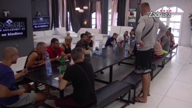 TREBA DA POBEDI MAJA! Janjuš izgovorio skandaloznu rečenicu i šokirao sve zadrugare, opleo po bivšim pobednicama rijalitija!