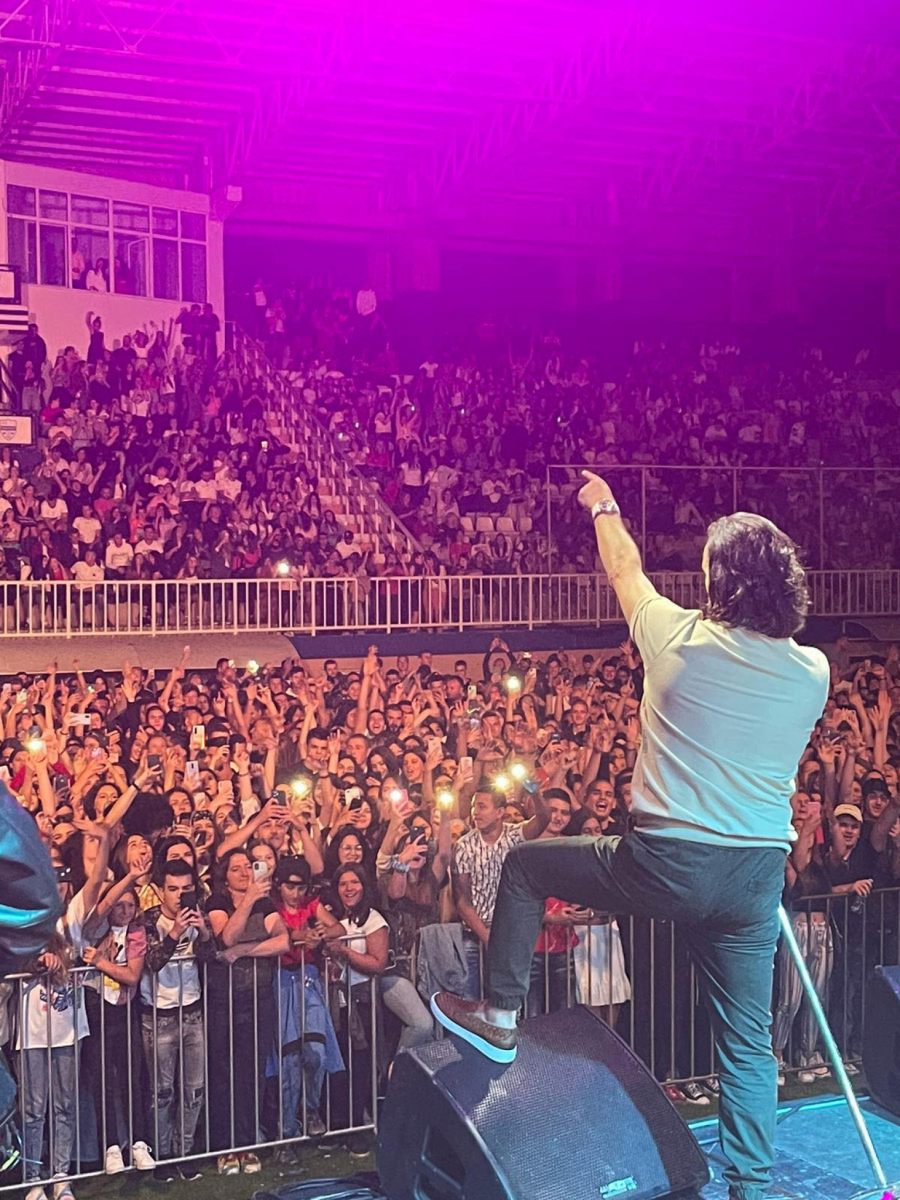 NEVREME I JAKA KIŠA ODLOŽILI KONCERT ACE LUKASA Kragujevčani razočarani što večeras neće slušati najboljeg folk pevača