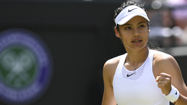 ONA JE SENZACIJA VIMBLDONA Preti da pomuti slavu najvećim lepoticama belog sporta, Ani, Mariji, Gabrijeli...