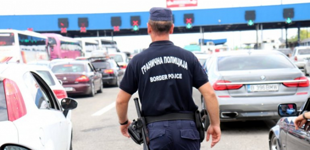 U AUTOMOBILU KRIO PREKO KILOGRAM KOKAINA Beograđanin uhapšen na granici (FOTO)