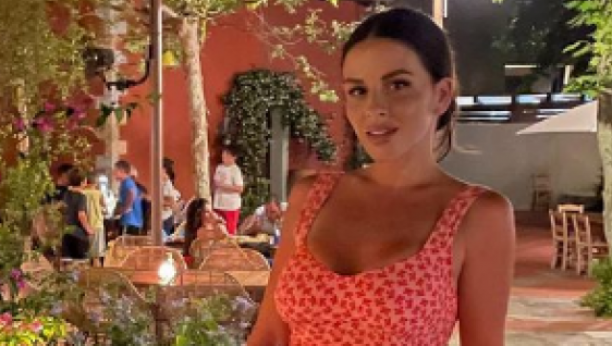 PLAČUĆI SAM IŠLA NA POSAO! Evo čime se Ana Sević bavila pre pevanja, imala je fantastičnu platu!