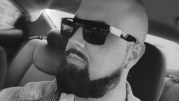 DOŠAO JE I OVAJ BIVŠI ZADRUGAR Sahranjen Igor Garnier, prijatelji i porodica se oprostili od muzičara, majka slomljena od bola