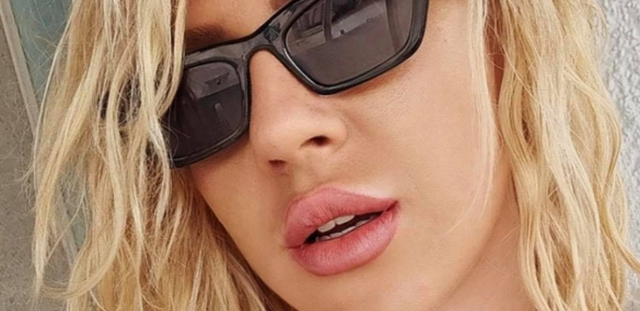 GORI BUDVA, JOVANA JEREMIĆ SE SKINULA: Voditeljka se bućnula, pa pokazala bujne grudi!