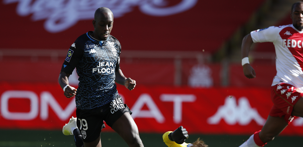 UŽAS U FRANCUSKOJ!  Fudbaleru Lorijena žena bacila kiselinu u lice!