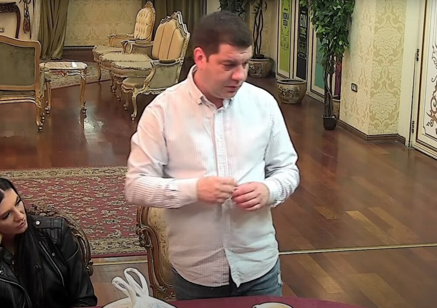 SVE LAŽU I IZIGRAVAJU ZVEZDE! Komšije Ivana Marinkovića i Jelene Ilić razvezale jezik, žele hitno iseljavanje ovog rijaliti para iz zgrade!