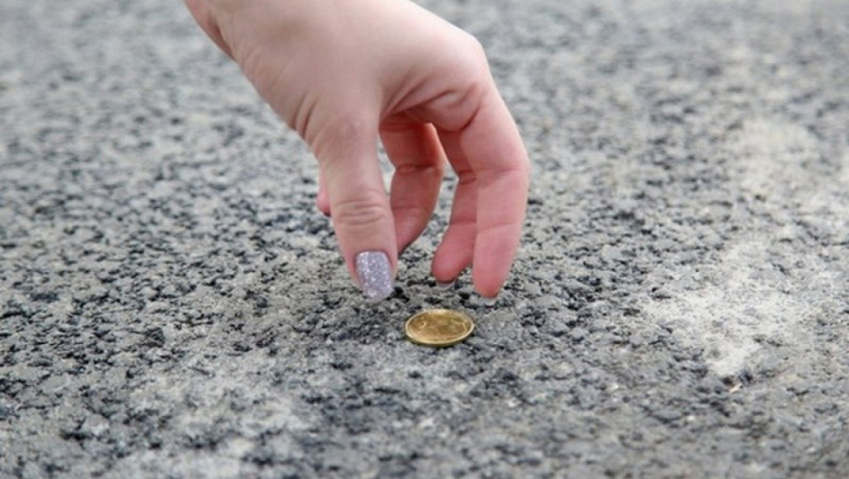 Evo šta znači kad nađete novčić na ulici! A ako ga podignete to znači samo jedno! Mnogo jaka poruka stoji iza ovog čina