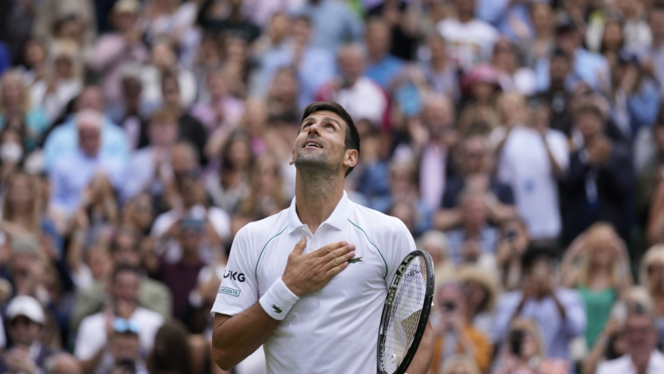 JOŠ JEDAN TRIJUMF! Novak se plasirao u polufinale Vimbldona!
