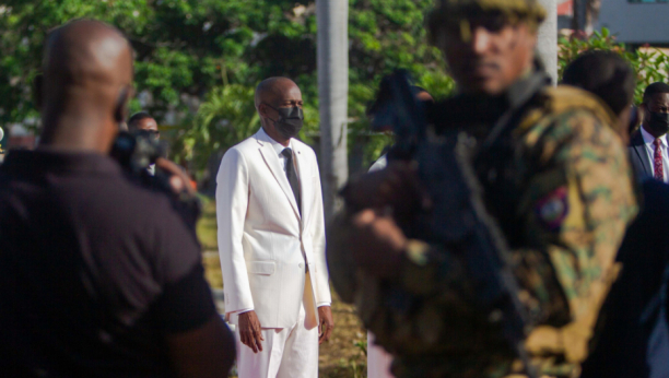 HAOS NA HAITIJU Vođa bande s Haitija preti haosom i tvrdi da je ubistvo predsednika zavera