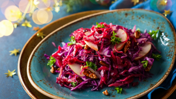 SPAS ZA LETNJE DANE: Veoma lagana, zdrava i ukusna crvena salata!
