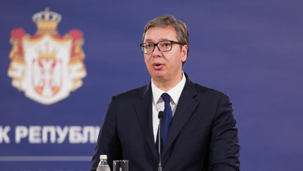 BRAVO NOLE! Predsednik Vučić čestitao Đokoviću na osvajanju Vimbldona (FOTO)