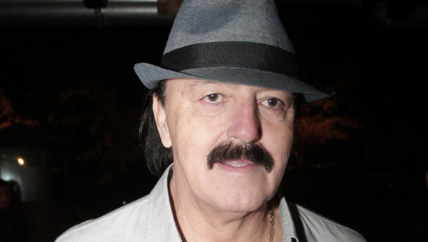 ESTRADNI RAT I DALJE TRAJE Šerif Konjević progovorio o sukobu sa Harisom Džinovićem, pevač ne može da mu oprosti uvredu