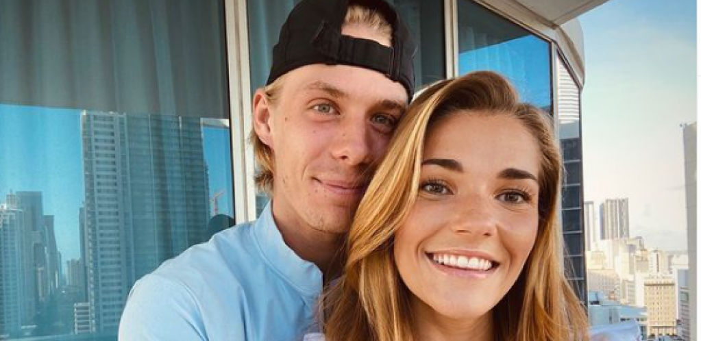 ONA JE NAJVEĆA PODRŠKA NOVAKOVOG PROTIVNIKA! Denis Šapovalov je u ljubavi sa prelepom koleginicom, zgodna Mirjam  je osvojila srce mladog Kanađanina! (FOTO)