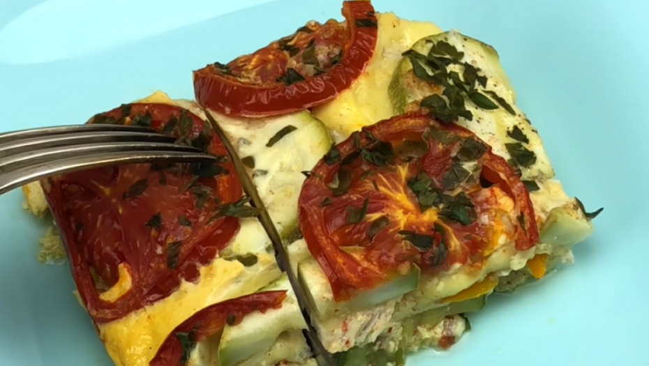 NIŠTA VAM NEĆE OSTATI NA TANJIRU: Složenac sa piletinom, tikvicama i paradajzom u kremastom sosu!