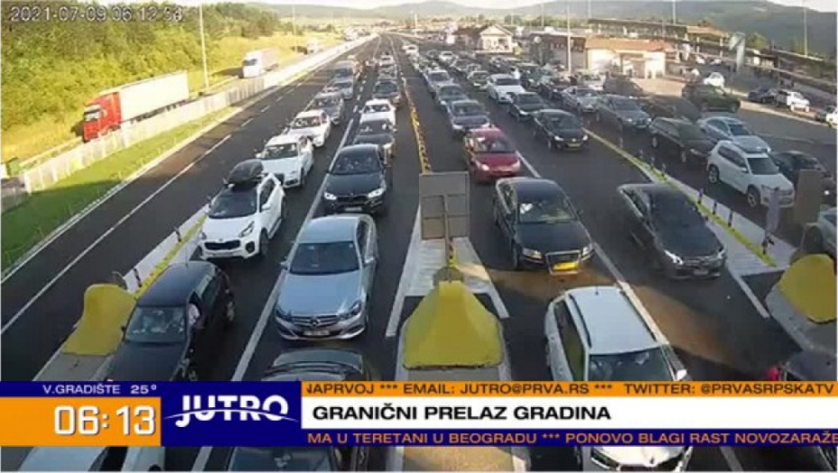 OGROMNE KOLONE Vikend je pred nama, a gužve su već nesnosne (FOTO)
