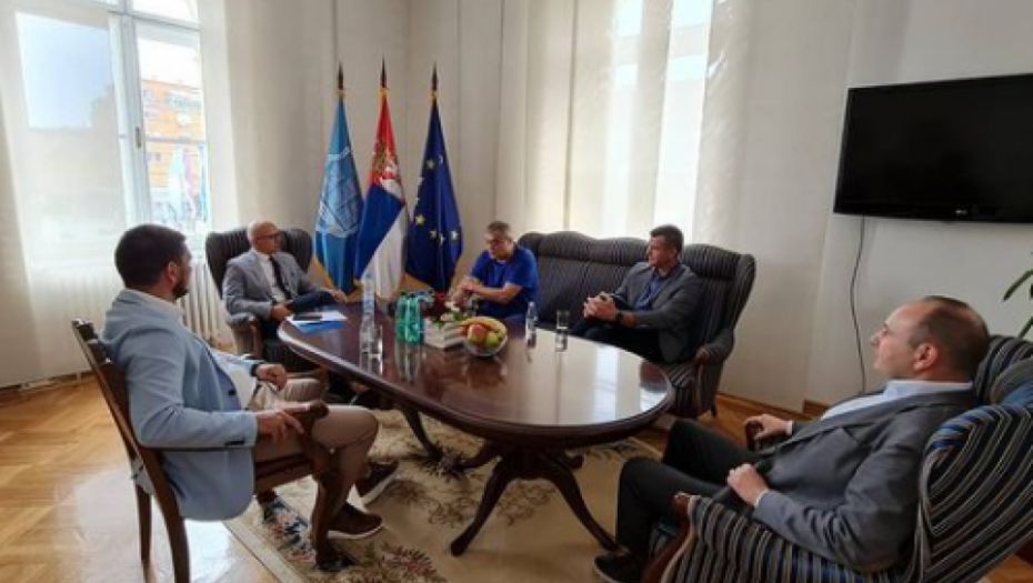 GRAD JE UVEK UZ SVOJE SPORTISTE Miloš Vučević ugostio klub KK Vojvodina