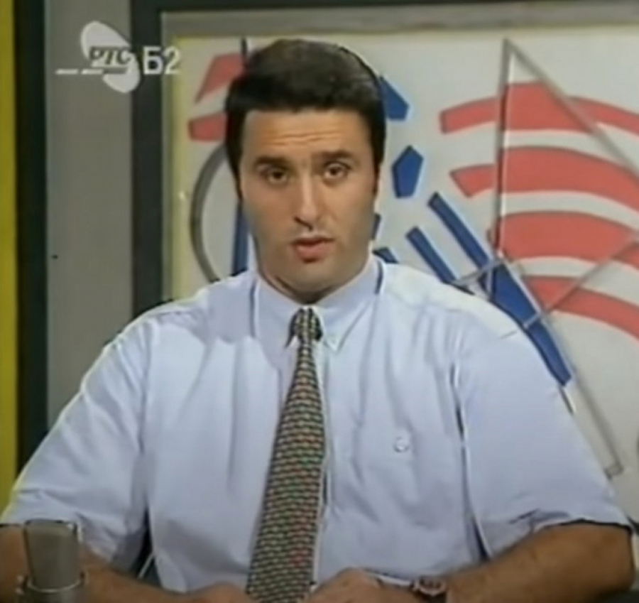 JEDAN DETALJ SU SVI PRIMETILI Isplivala fotka Jovana Memedovića iz mladosti, voditelj je tada radio nešto potpuno drugačije (FOTO)