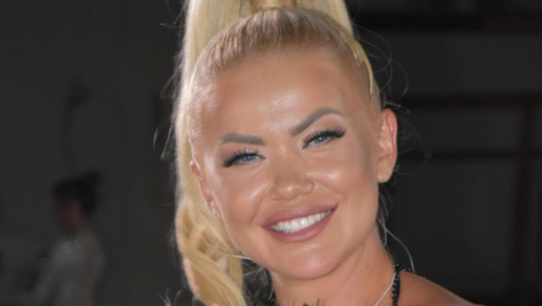 SKINULA SE MATORINA BIVŠA! Sanja Stanković obnažena pozirala u kadi i napravila haos!