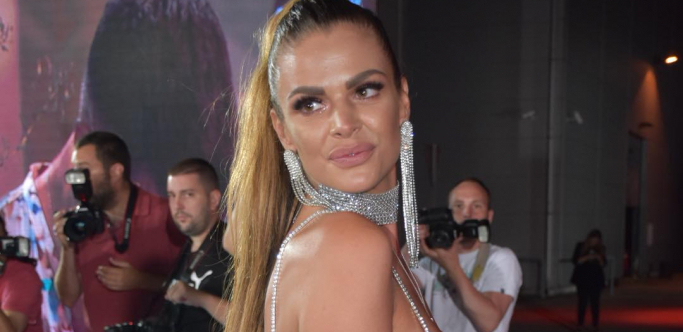 BEZ BRUSA U IZAZOVNOJ SPAVAĆICI Rialda objavila vreli snimak iz spavaće sobe, zadrugarka se potpuno opustila i pokazala obline!