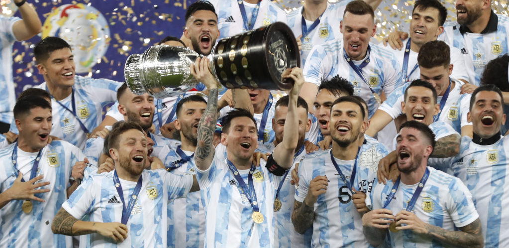 28 GODINA SU IH NAZIVALI GUBITNICIMA, BILO JE VREME DA SE TO PROMENI! Argentina pobedila Brazil i osvojila Kopa Amerika! (VIDEO)