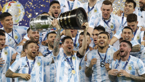 28 GODINA SU IH NAZIVALI GUBITNICIMA, BILO JE VREME DA SE TO PROMENI! Argentina pobedila Brazil i osvojila Kopa Amerika! (VIDEO)